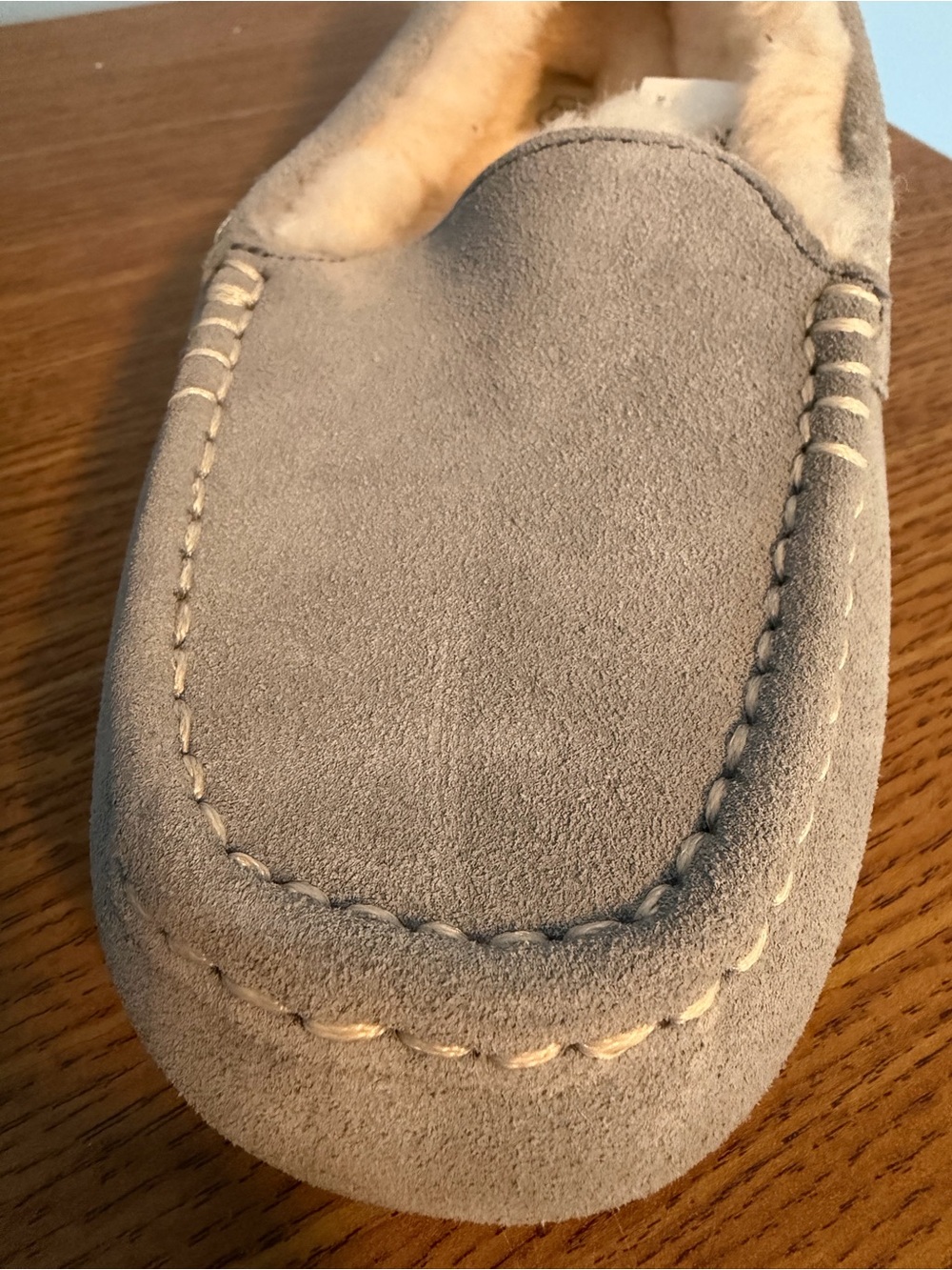 UGG Ansley Women’s Suede Moccasin Slippers in Light Gray with Shearling Lining - Picture 6 of 9